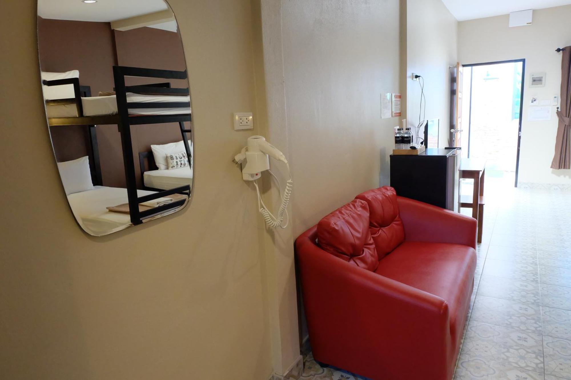 Warmwell Hostel Ban Chuk Kum Extérieur photo